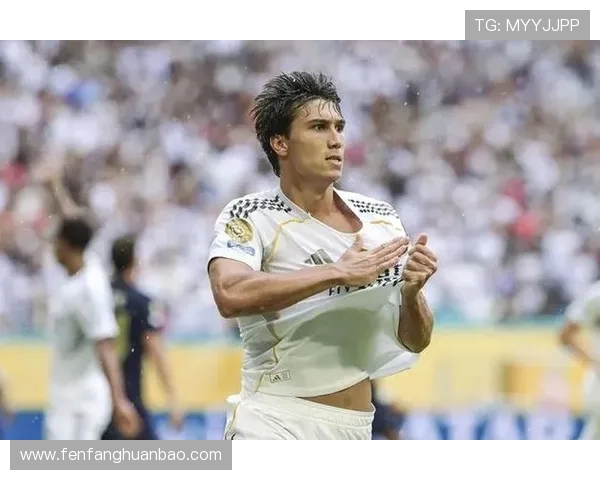 贡萨洛加西亚盛赞阿隆索为顶尖教练并坦言C罗是自己心中的偶像